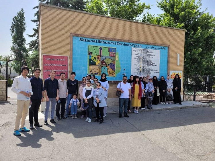 بازدید دانشجویان بین المللی دانشگاه تربیت مدرس از باغ گیاه شناسی ملی ایران
